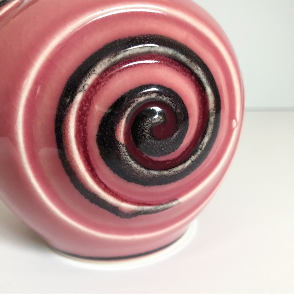 Vintage rose pink Art Deco moderne sphere pottery vase - Picture 8 of 10